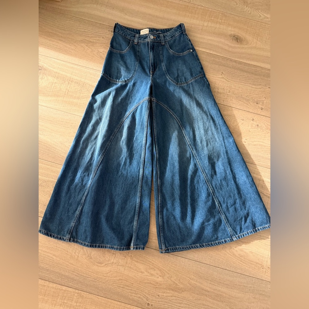 Pilcro • Godet Palazzo Mid-Rise Wide-Leg Jeans - Picture 7 of 9